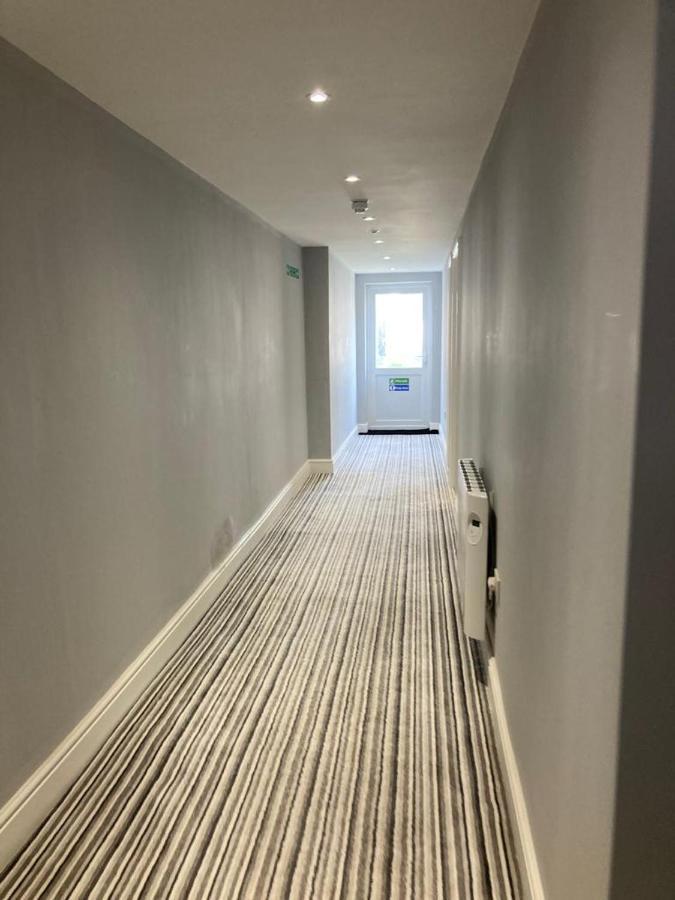 112 Gleneagle Road Rooms London Bagian luar foto