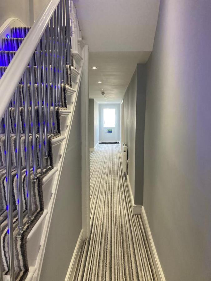 112 Gleneagle Road Rooms London Bagian luar foto